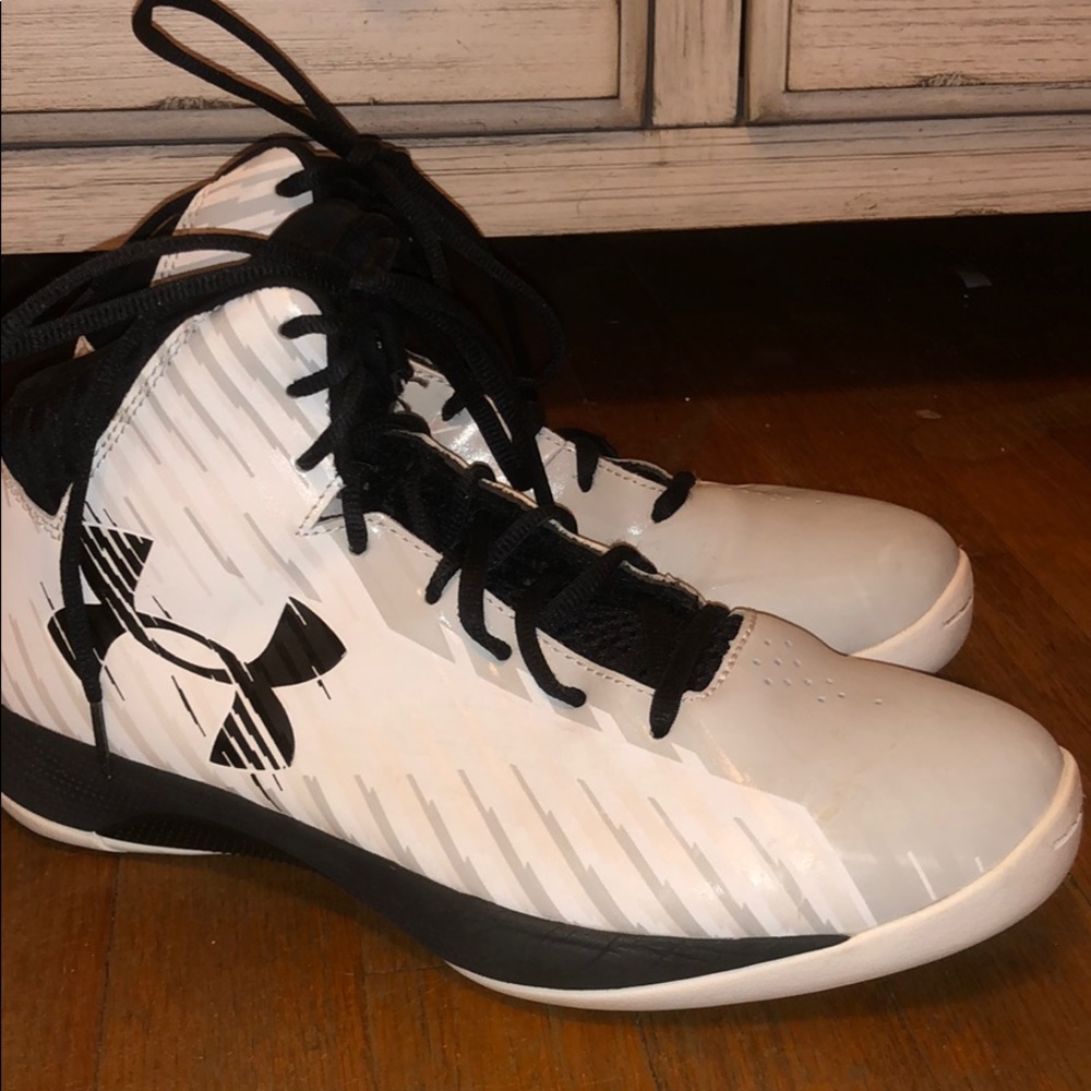 Under Armour Women’s Basketball Shoes Size 9.5